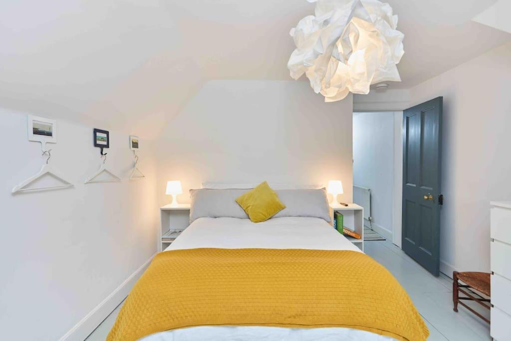 Sleeps 10. The Old Pink Library By Loch And River Villa Lochearnhead Eksteriør billede