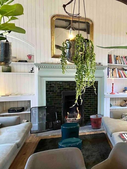Sleeps 10. The Old Pink Library By Loch And River Villa Lochearnhead Eksteriør billede