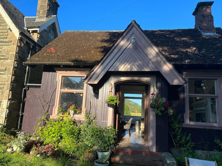 Sleeps 10. The Old Pink Library By Loch And River Villa Lochearnhead Eksteriør billede
