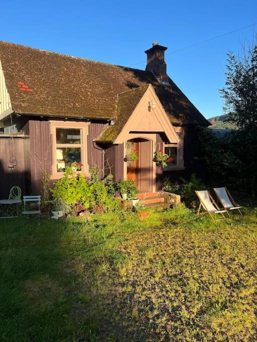 Sleeps 10. The Old Pink Library By Loch And River Villa Lochearnhead Eksteriør billede